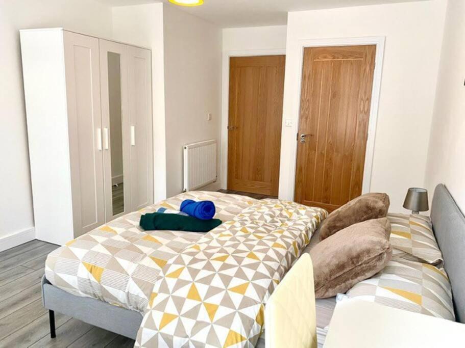 Lovely New 2 Bedroom Condo With Stunning Seaviews Penmaenmawr Экстерьер фото