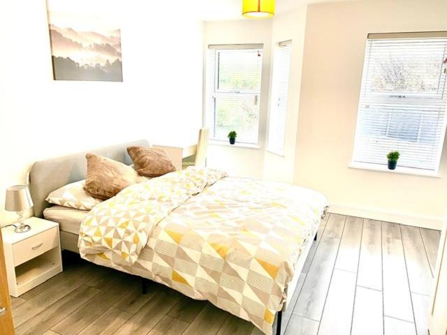 Lovely New 2 Bedroom Condo With Stunning Seaviews Penmaenmawr Экстерьер фото